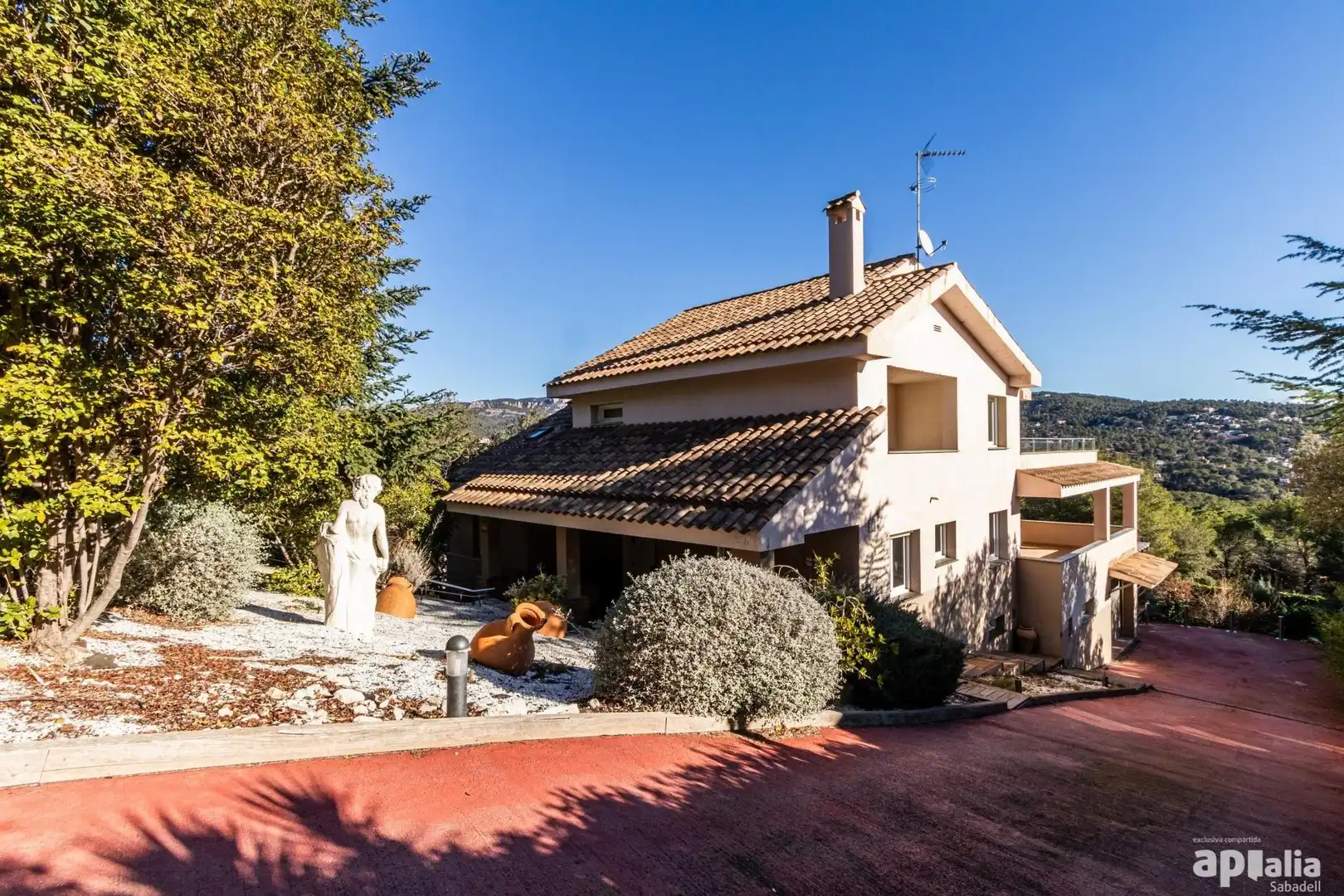Detached house with terrace for sale in Avenida de Catalunya 36, imagen 2