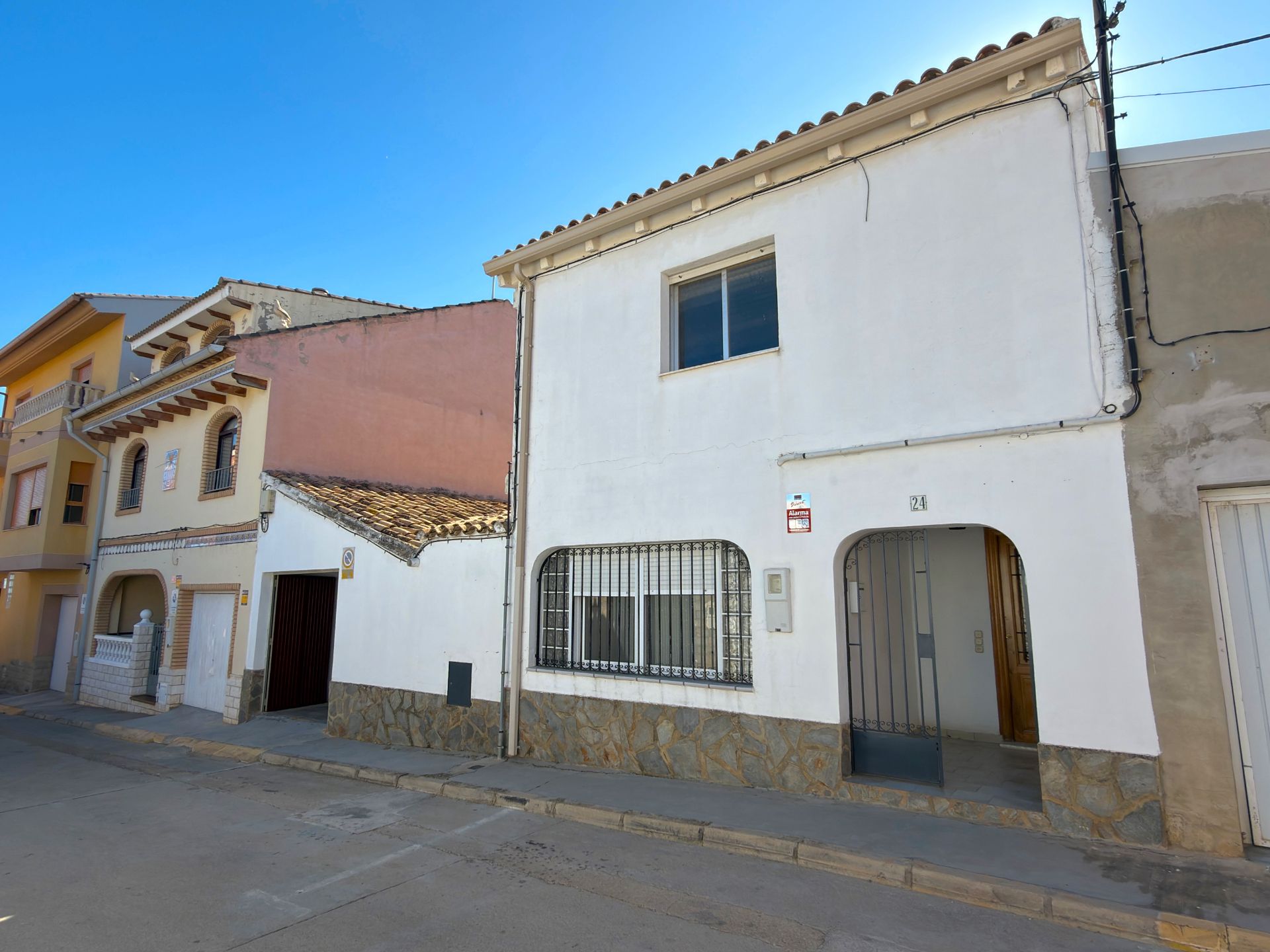 Exterior view of Single-family semi-detached for sale in Turís  with Air Conditioner, Heating and Terrace