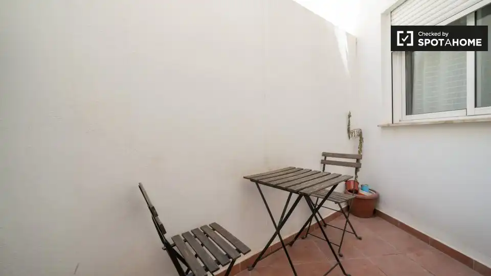 Appartamento con terrazza in affitto a L'Eixample, imagen 3