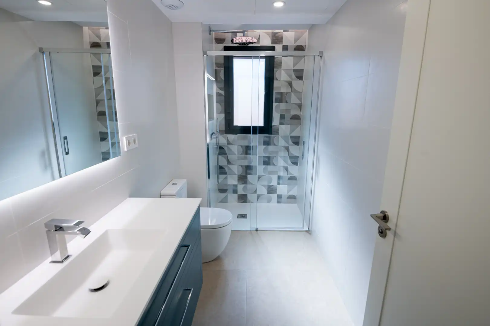 Neubau-Penthouse mit Aufzug zum Verkauf in Carrer de Granollers 7, imagen 14