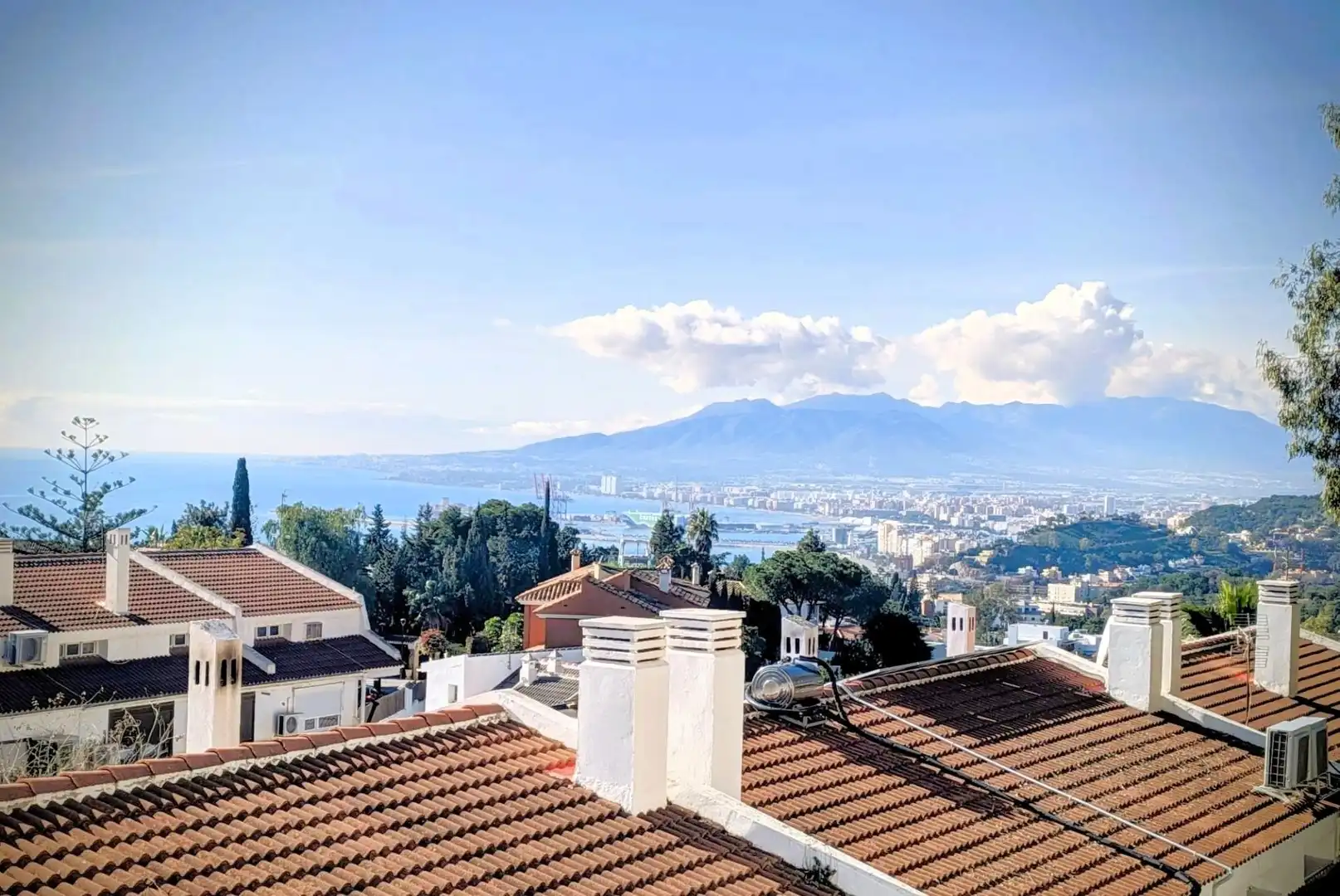Exterior view of Detached homes for sale in Málaga Capital  with Air Conditioner, Terrace and Community pool