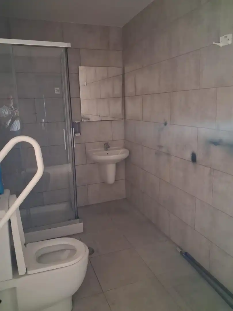 Badezimmer von Geschaftsraum zur Miete in Cádiz