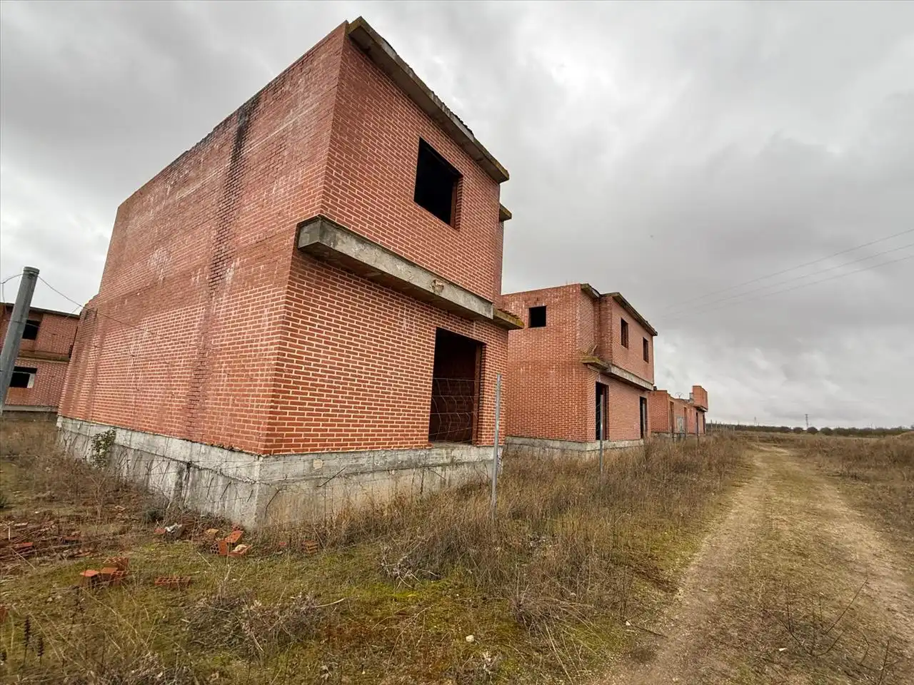 Exterior view of Houses for sale in Matapozuelos