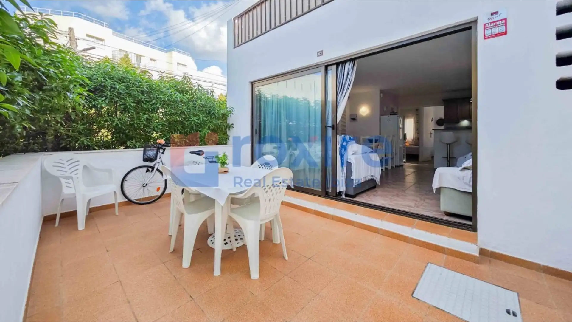 Terrasse von Erdgeschoss zur Miete in Sant Josep de sa Talaia mit Klimaanlage, Terrasse und Schwimmbad