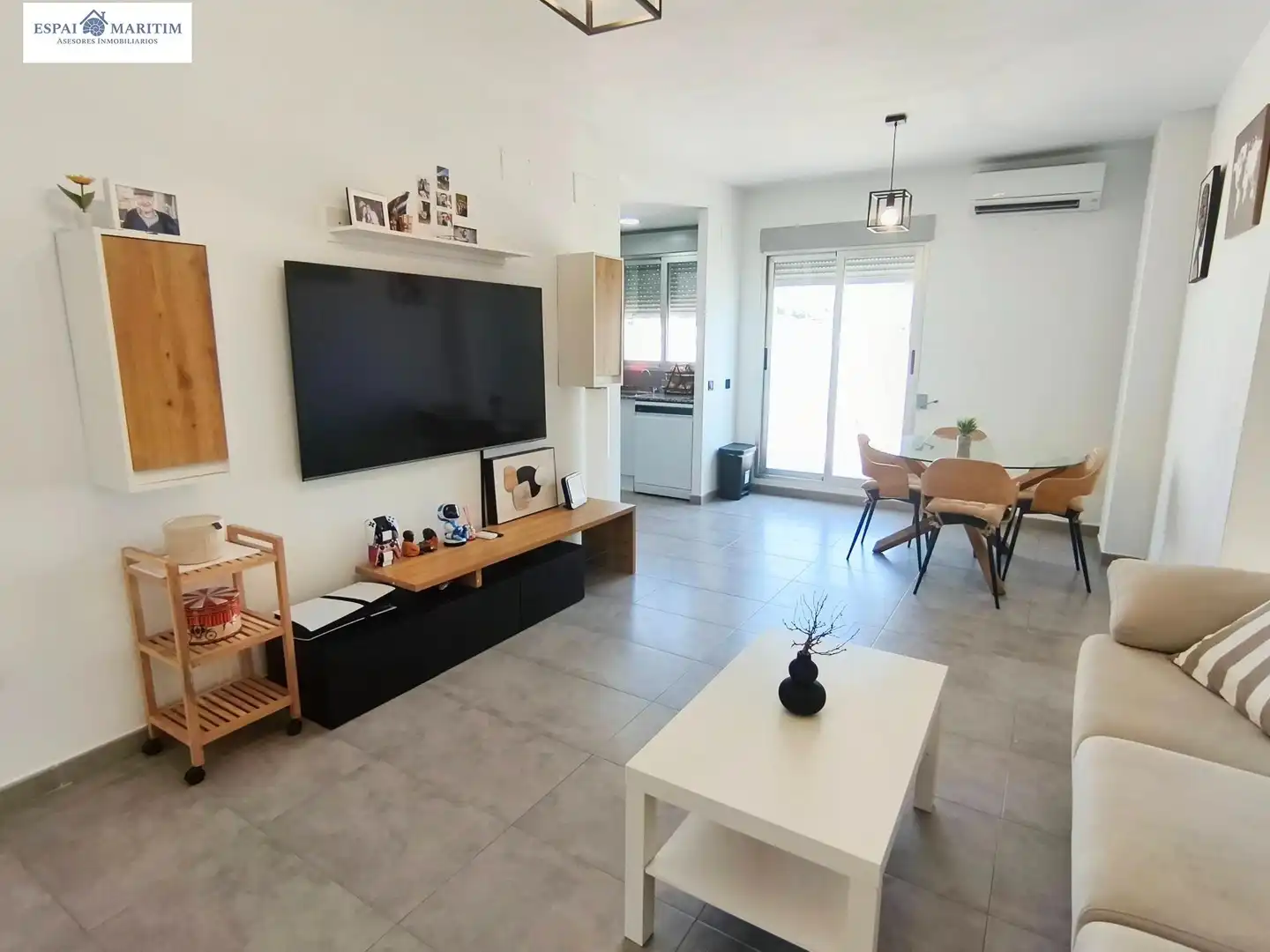 Wohnzimmer von Dachboden zum Verkauf in Vilamarxant mit Klimaanlage, Terrasse und Ofen