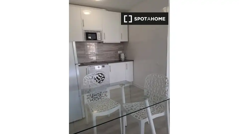 Room in Rodeo Alto - Guadaiza - La Campana