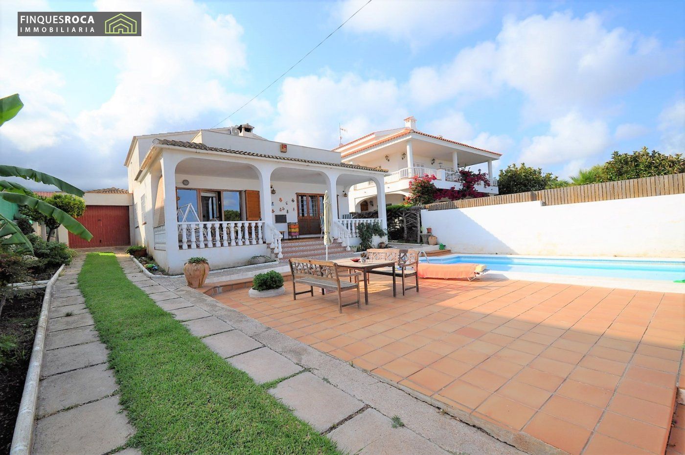 Vista exterior de Casa o xalet en venda en Alcanar amb Calefacció, Terrassa i Piscina