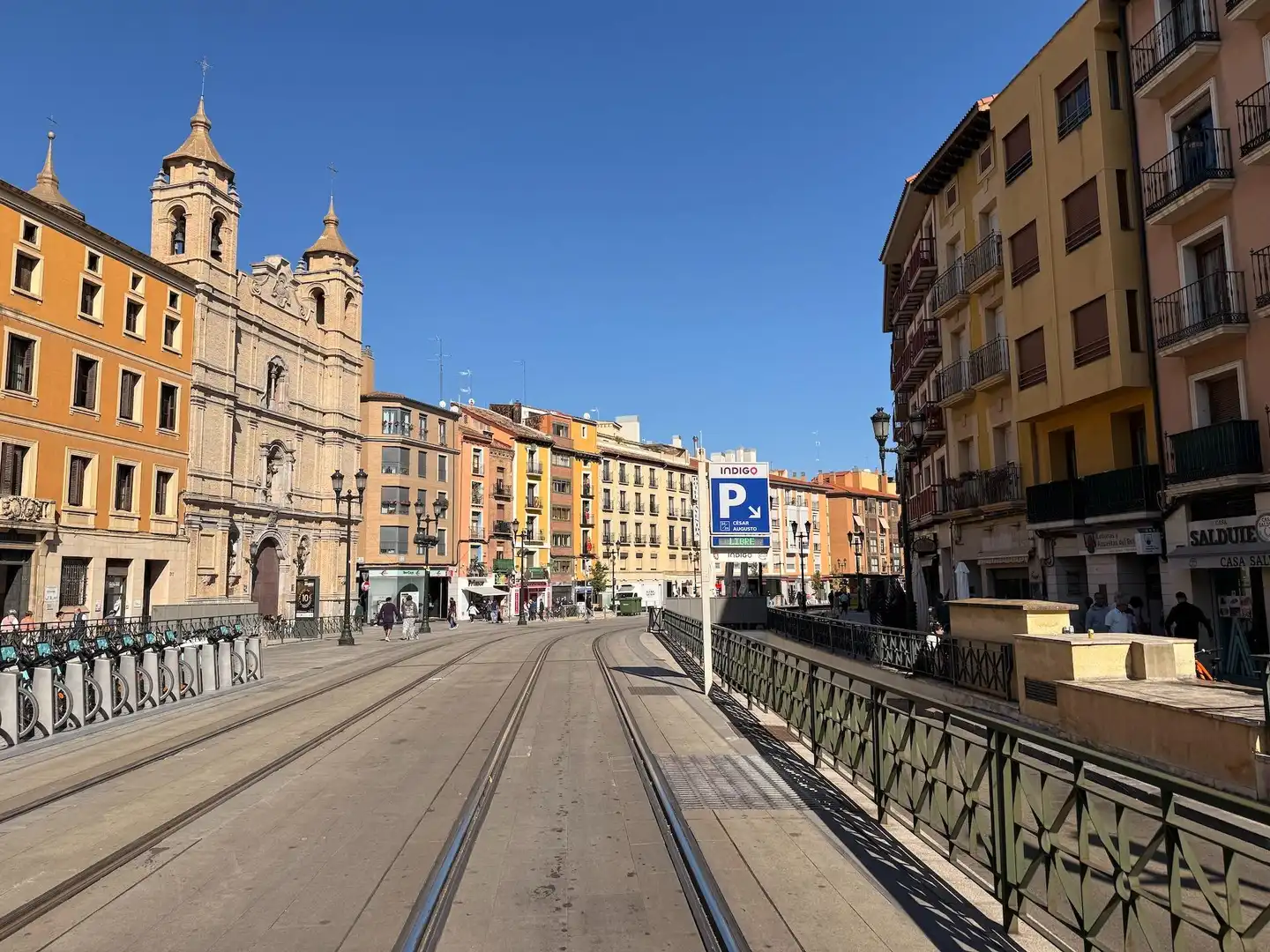 Vista exterior de Ático en venta en Zaragoza con Calefacción, Terraza y Trastero