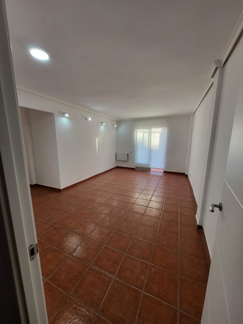 Sala de estar de Piso en venta en Medina del Campo con Calefacción, Parquet y Terraza