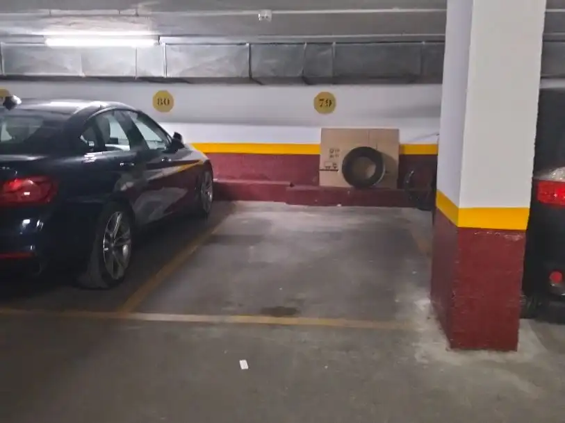 Parkplatz von Garage zur Miete in Madrid