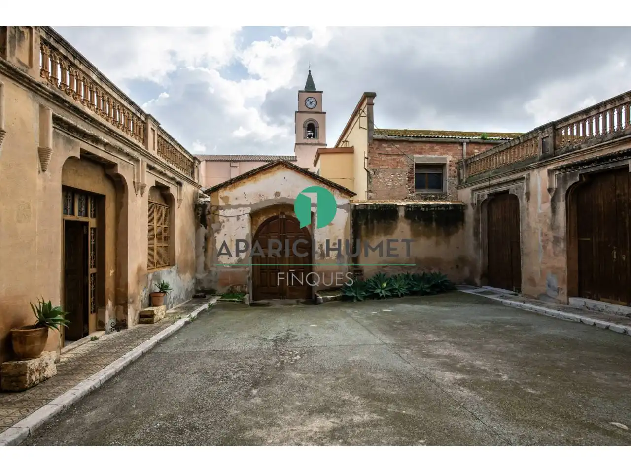 Vista exterior de Edificio en venta en Vilafranca del Penedès