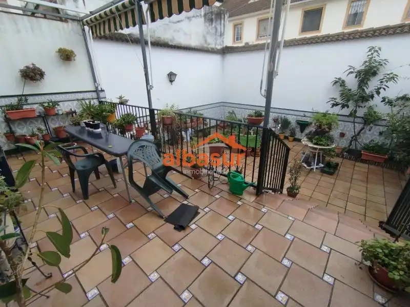 Casa amb terrassa en venda a Noroeste