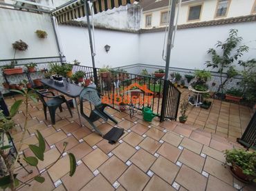 Casa amb balcó en venda a Noroeste