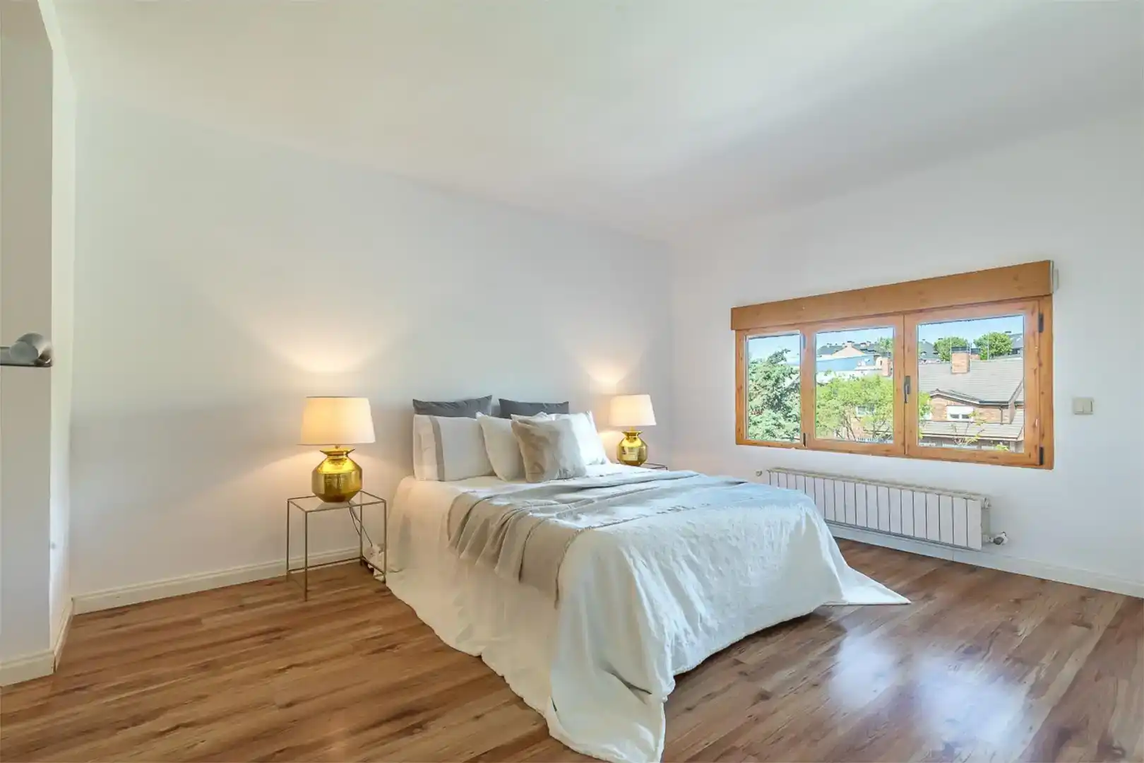 Bedroom of Houses for sale in Boadilla del Monte  with Air Conditioner, Swimming Pool and Balcony