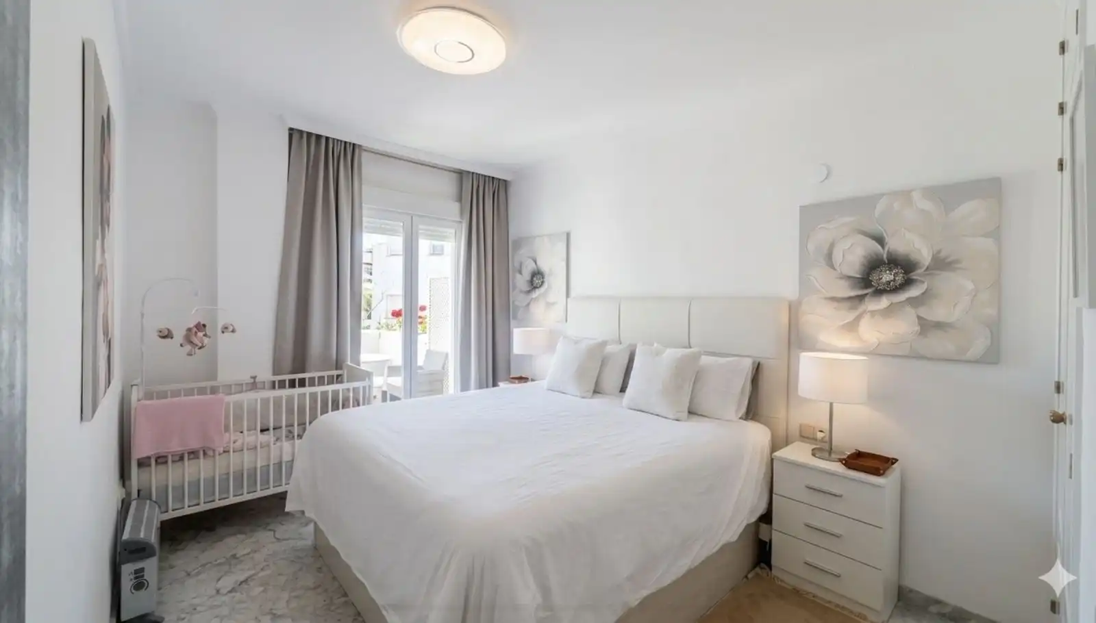 Habitación de Apartamento en venta en Marbella con Aire acondicionado, Terraza y Trastero
