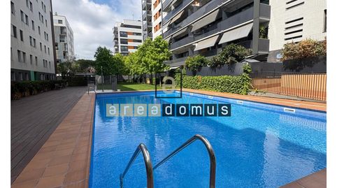 Foto 2 de Piso en venta en De Joana Raspall, Centre - Can Nadal, Sant Feliu de Llobregat