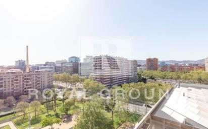 Vista exterior de Apartament en venda en  Barcelona Capital amb Aire condicionat, Terrassa i Piscina