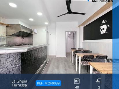 Cuina de Local en venda en Terrassa amb Moblat