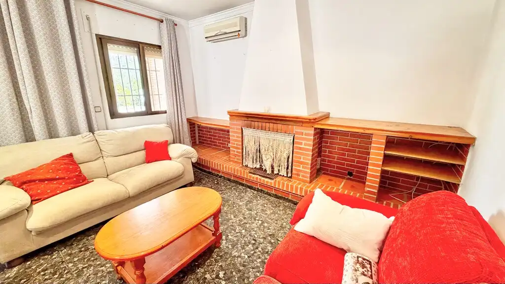 Sala de estar de Finca rústica en venta en Periana con Aire acondicionado, Jardín privado y Terraza