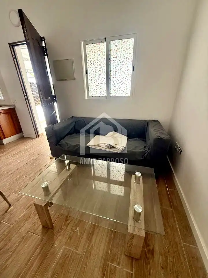 Wohnzimmer von Erdgeschoss zur Miete in Puerto de Santiago