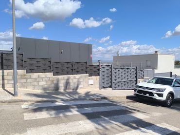 Casa amb jardí en venda a Avinguda de les comarques 18