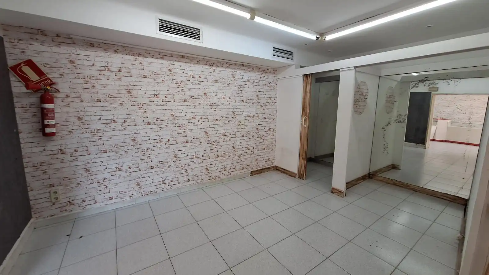 Local comercial de lloguer a Comte Vilardaga, imagen 8