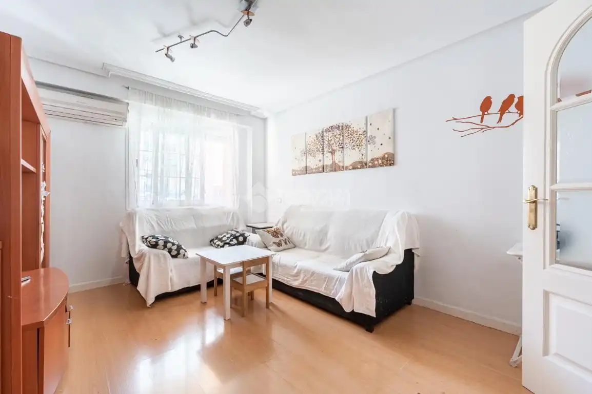 Living room of Flat for sale in Madrid  with Air Conditioner and Heating