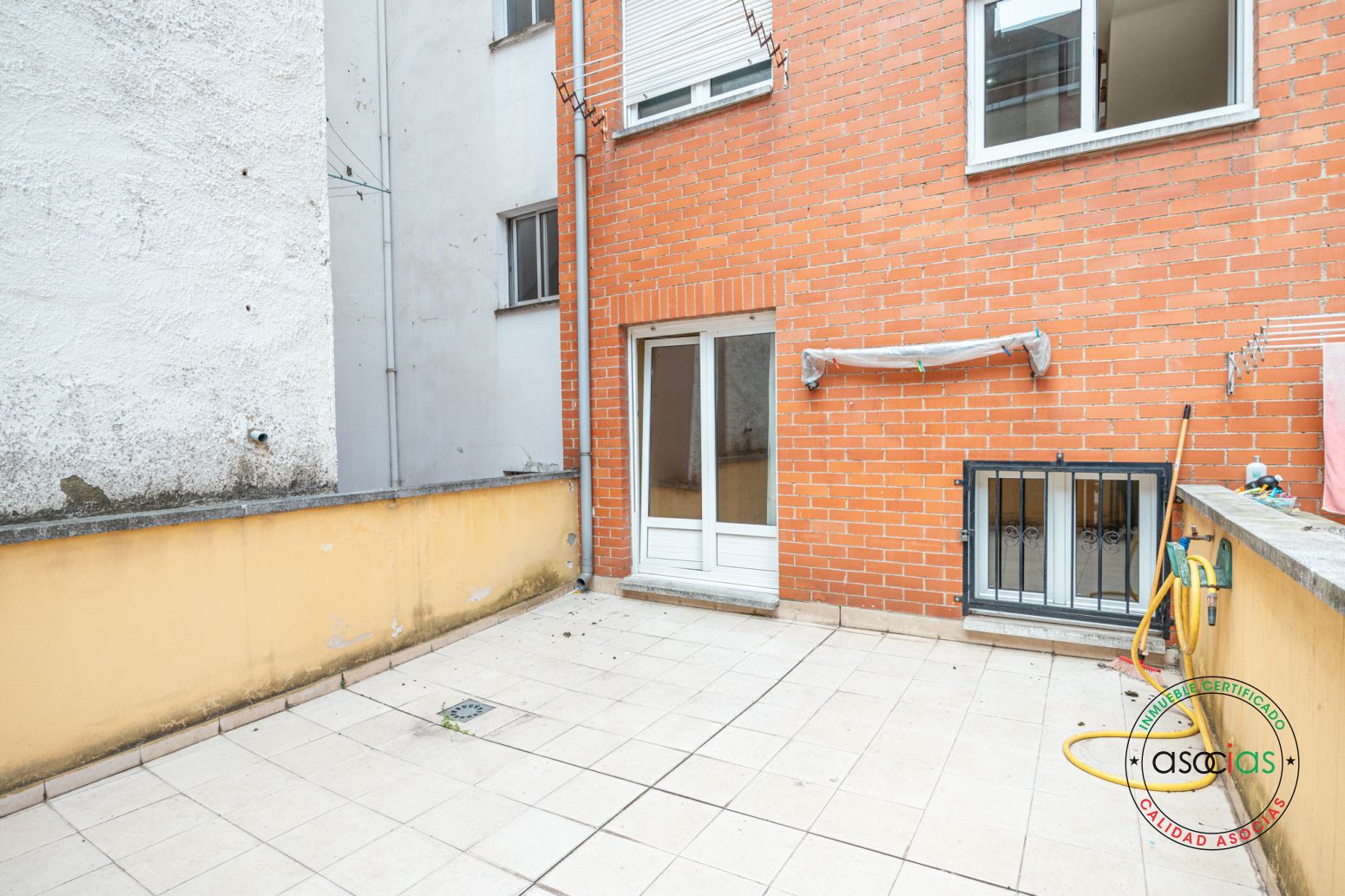 Vista exterior de Pis en venda en Gijón  amb Calefacció, Parquet i Terrassa