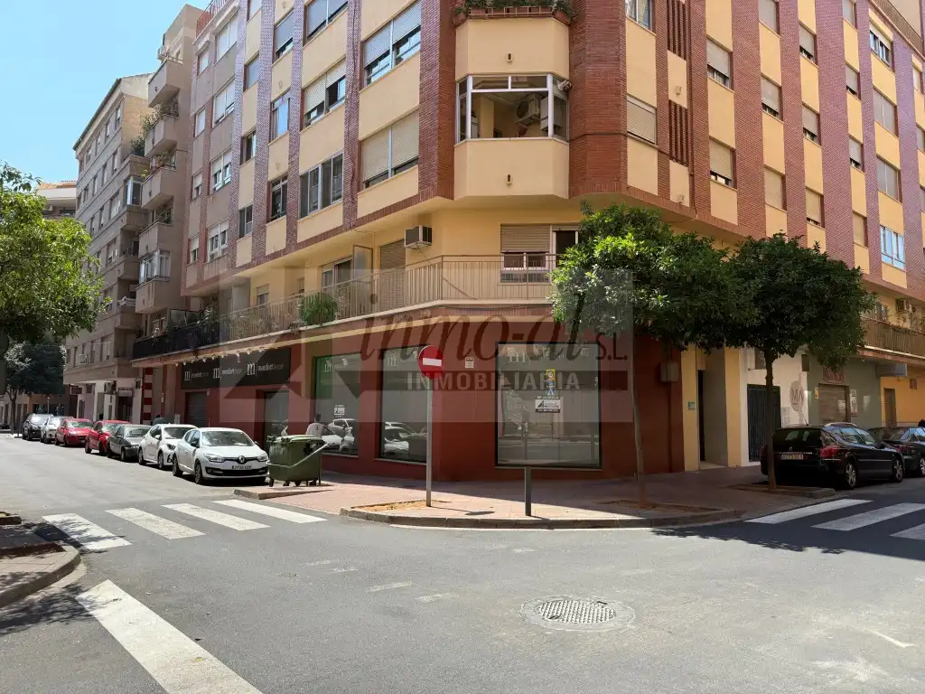 Local comercial de lloguer a Calle Benarabe 10, imagen 2
