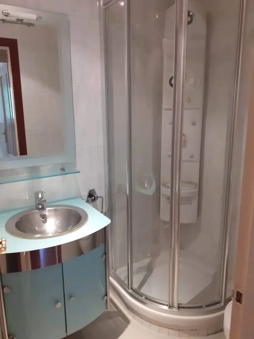Badezimmer von Wohnung zur Miete in Castro-Urdiales mit Heizung, Möbliert und Gemeinschaftspool