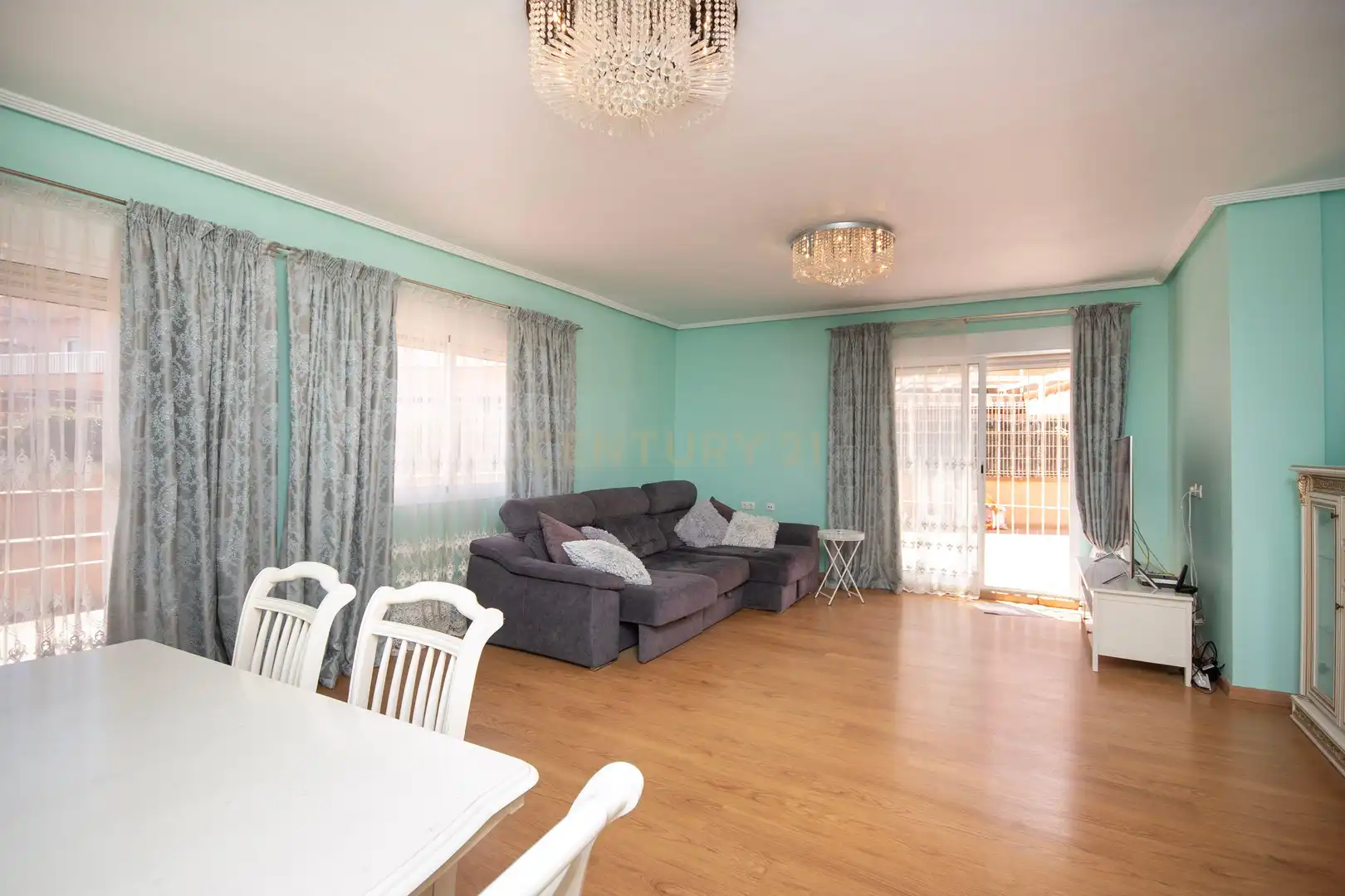 Sala de estar de Casa adosada en venta en Alicante / Alacant con Aire acondicionado, Balcón y Piscina comunitaria