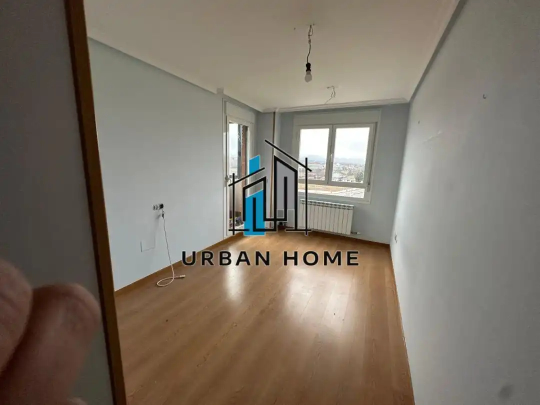 Piso en venta en María Moliner, Armunia