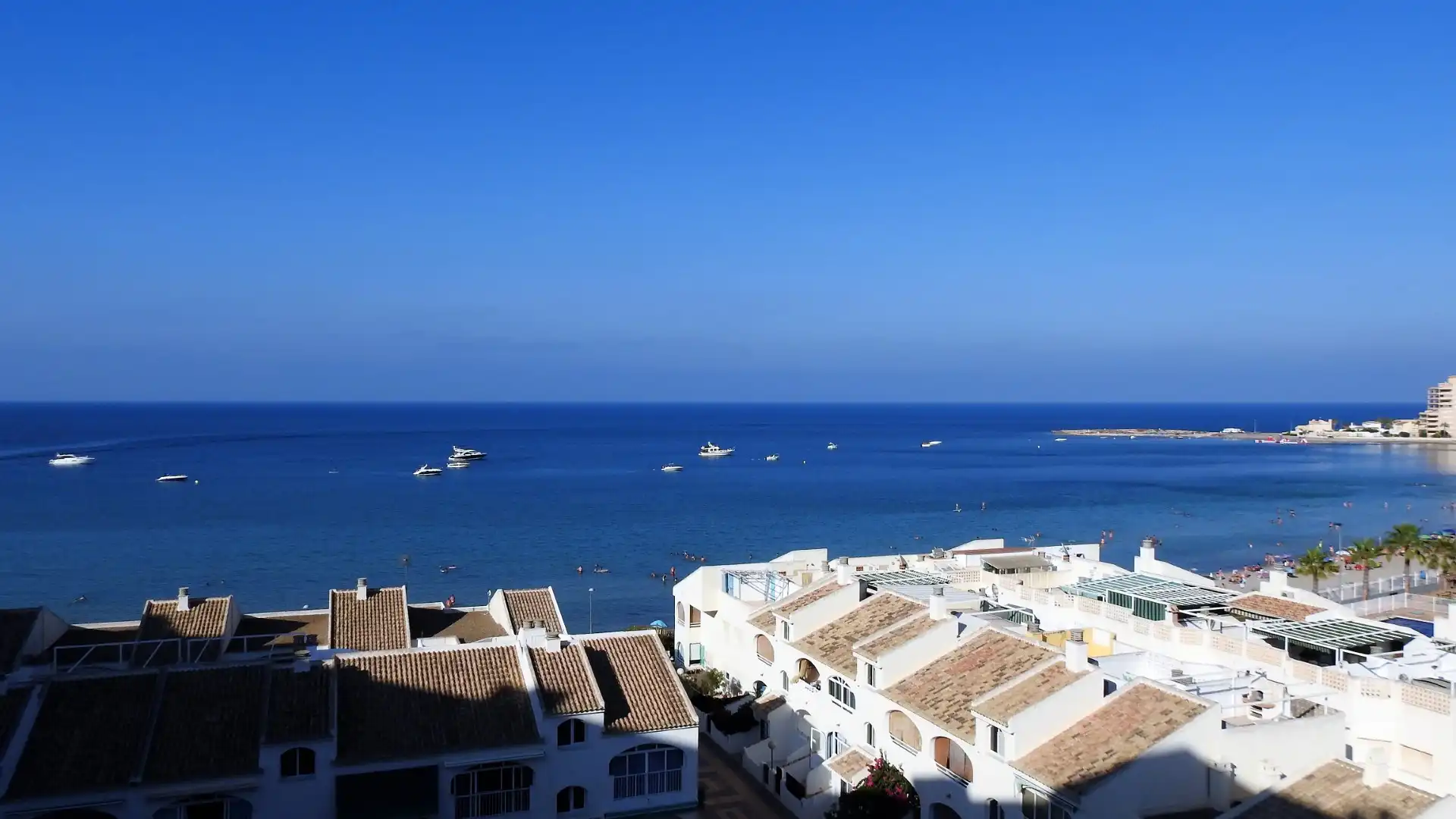 Vista exterior de Piso en venta en La Manga del Mar Menor con Aire acondicionado, Calefacción y Terraza