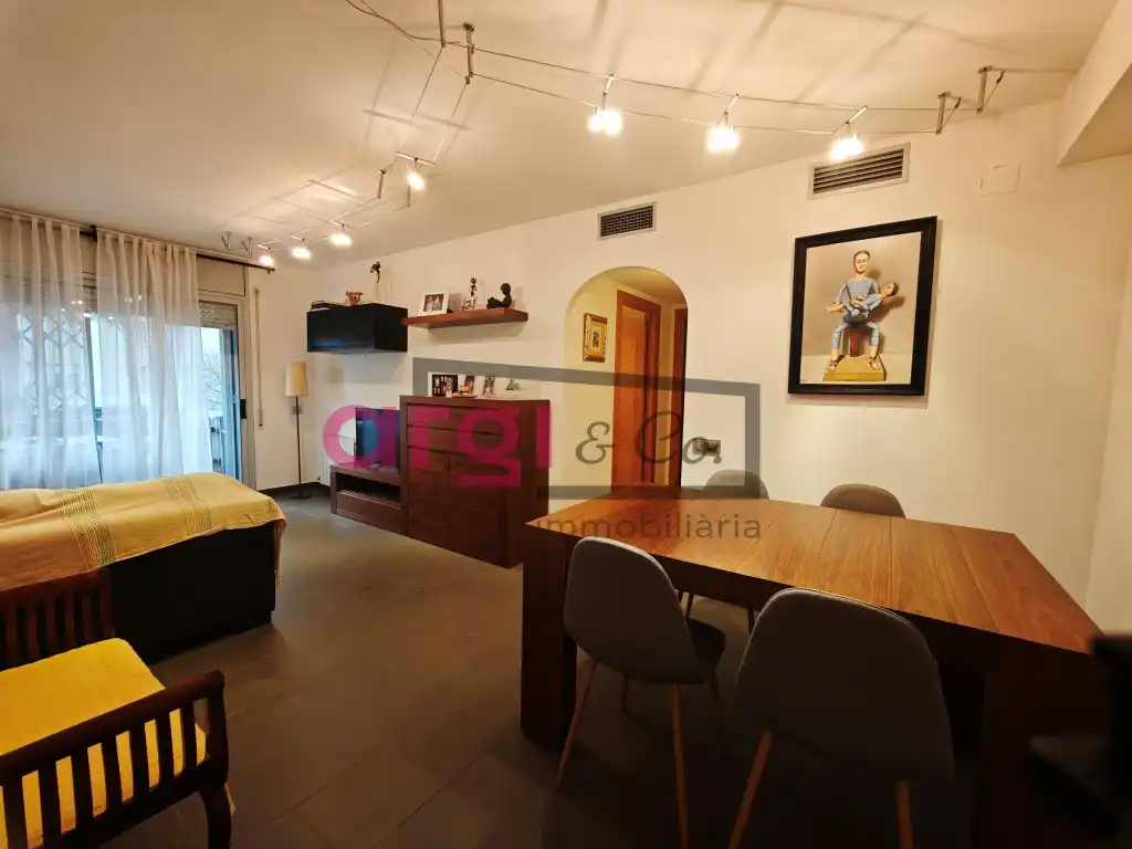Sala d'estar de Pis en venda en Sitges amb Aire condicionat i Terrassa