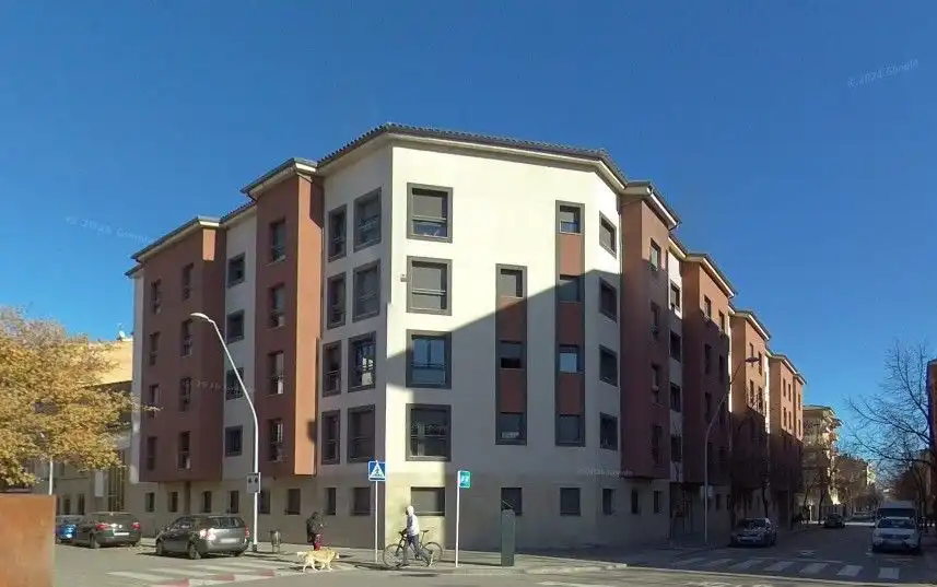 Pis amb ascensor en venda a Carrer Enric Prat de la Riba, 20