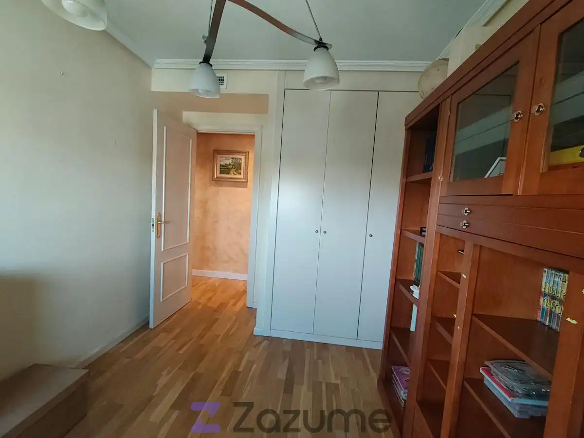 Schlafzimmer von Wohnung zur Miete in Usera