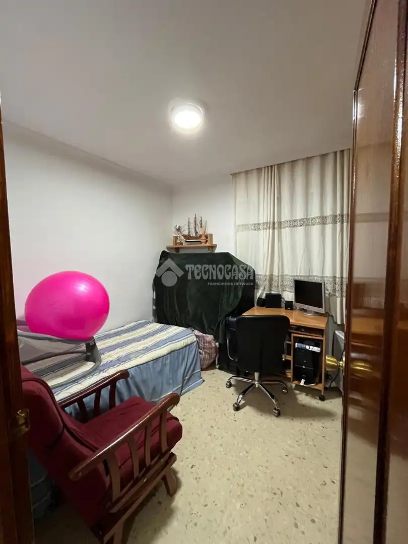 Habitación de Piso en venta en Sevilla con Calefacción, Terraza y Amueblado
