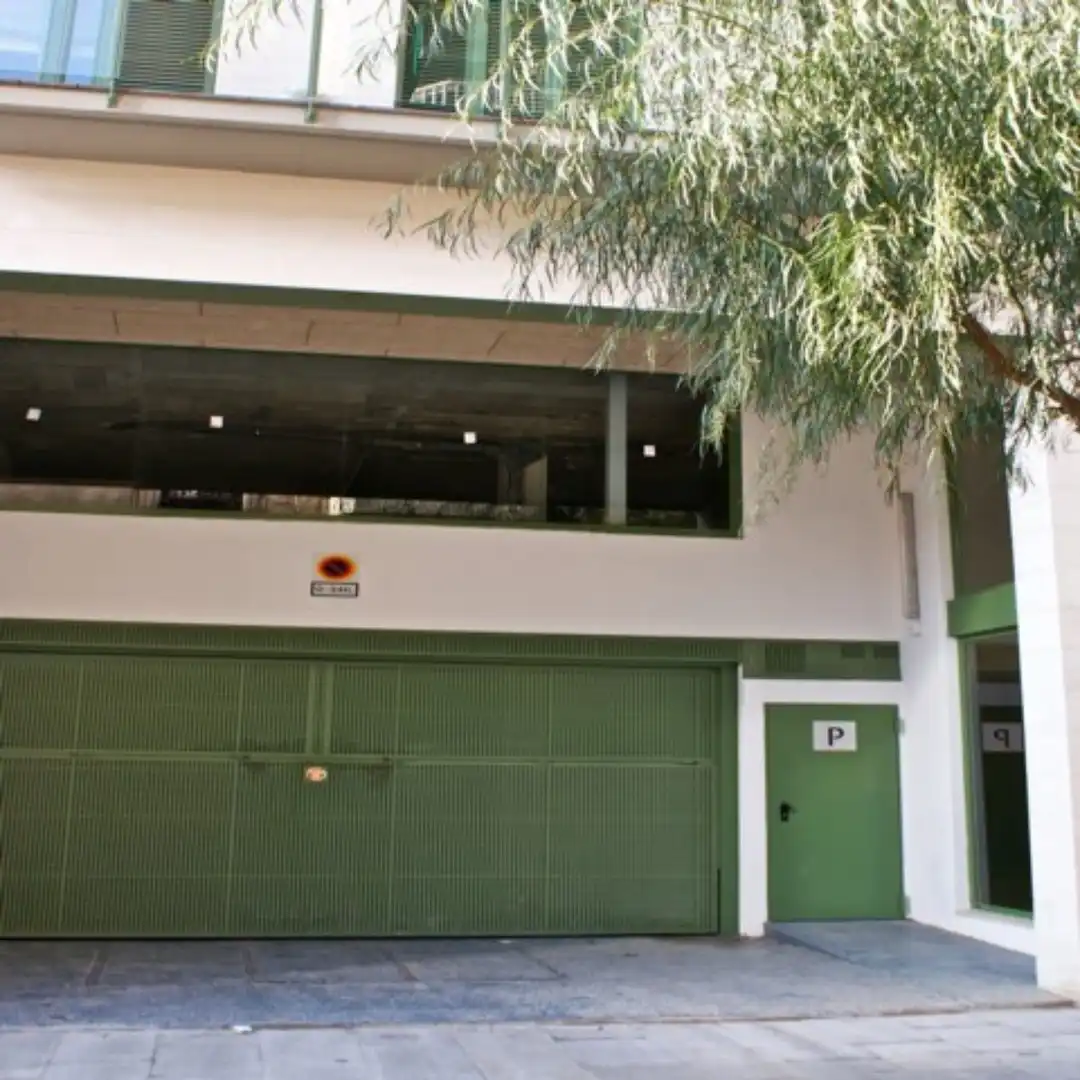 Vista exterior de Garaje de alquiler en Barcelona