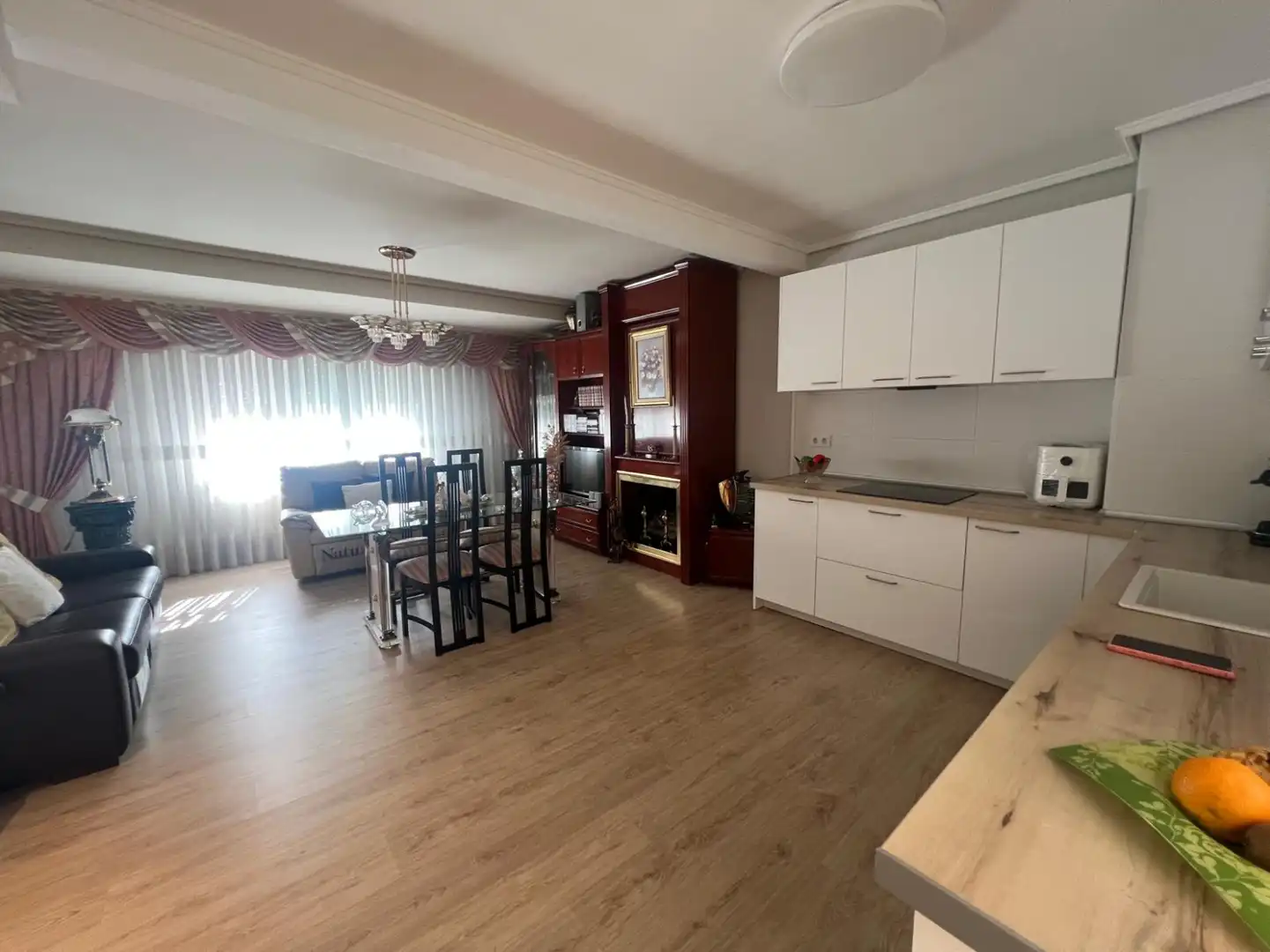 Sala de estar de Piso en venta en  Logroño con Calefacción, Trastero y Balcón