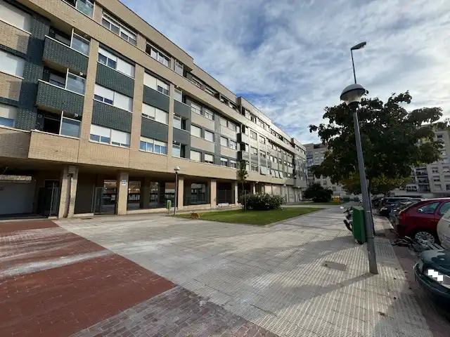 Moto in affitto a Calle Paula Montalt 11, imagen 16