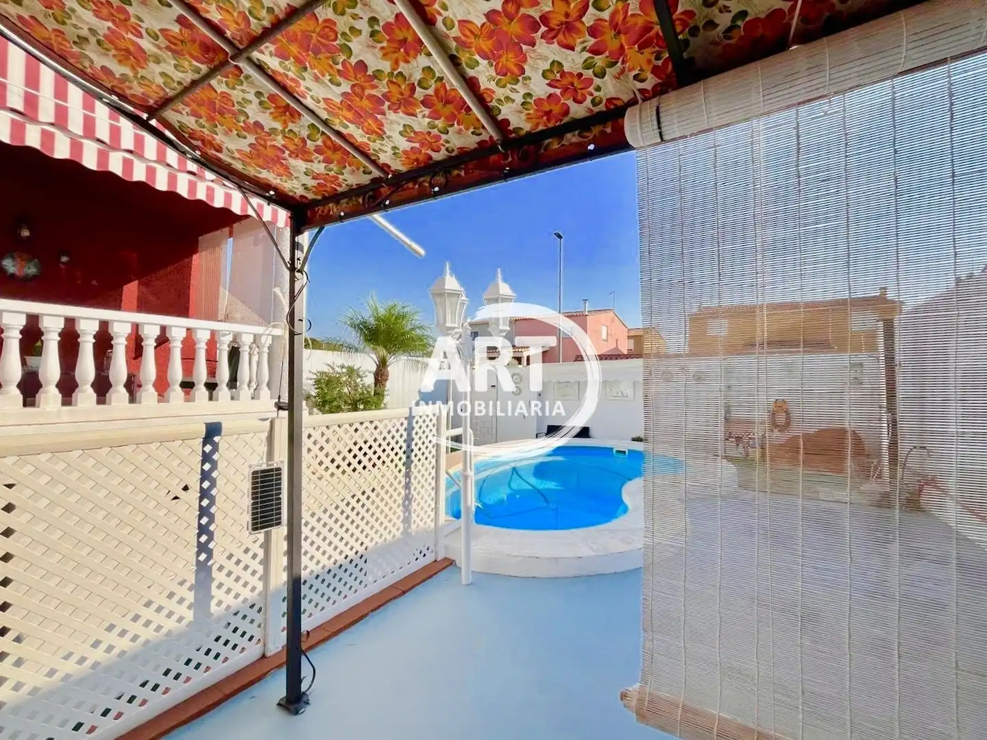 Jardín de Casa adosada en venta en La Pobla de Vallbona con Aire acondicionado, Calefacción y Jardín privado