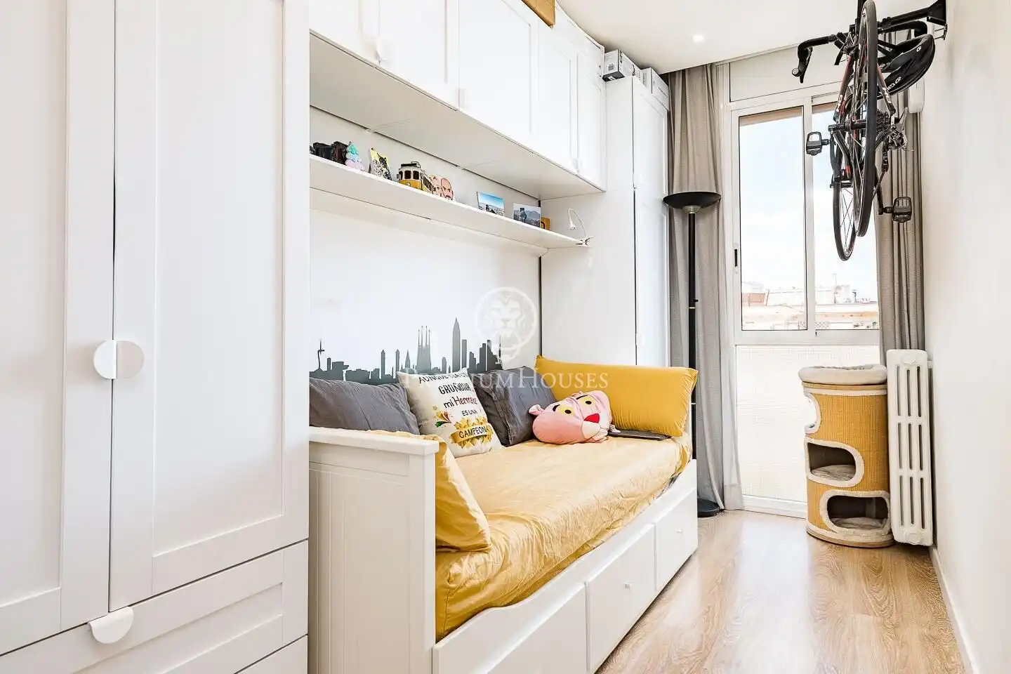 Habitación de Piso en venta en Barcelona con Aire acondicionado, Calefacción y Balcón