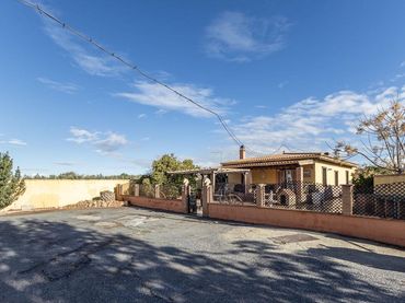 Chalet con jardín en venta en La Zubia Ciudad
