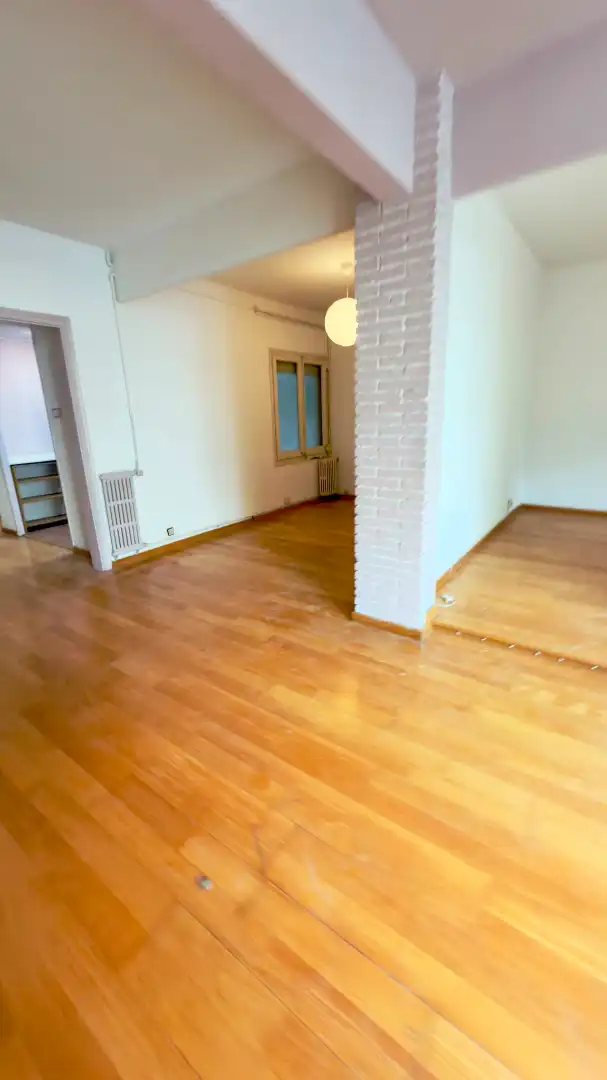 Sala de estar de Piso en venta en Barcelona con Calefacción, Parquet y Trastero