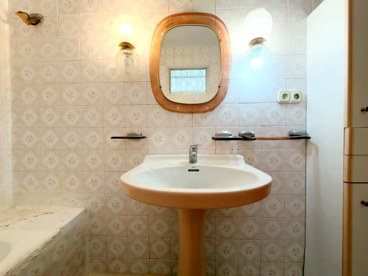 Bathroom of Houses for sale in Museros  with Terrace and Balcony