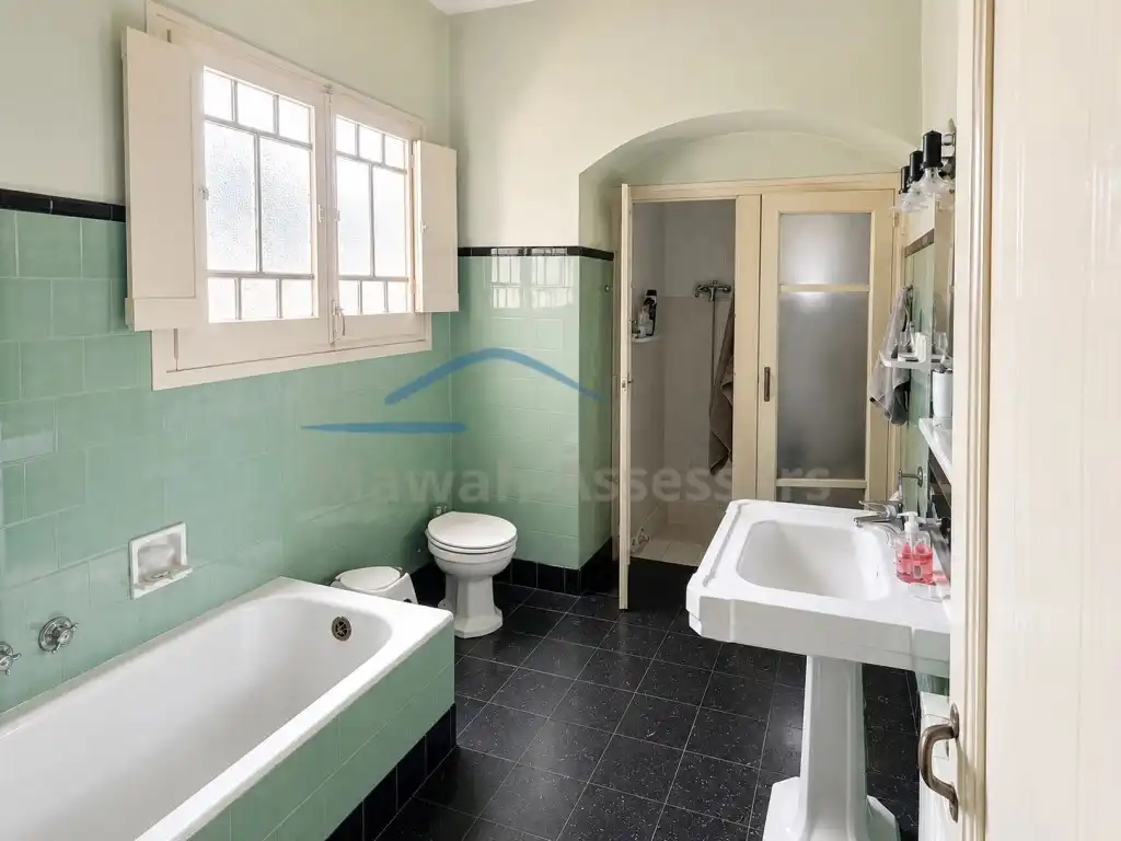 Bathroom of Houses for sale in Sabadell