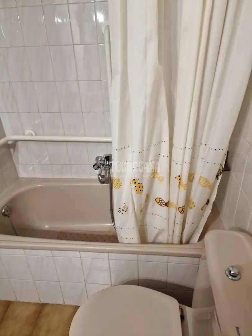 Baño de Piso en venta en Huesca con Calefacción y Trastero