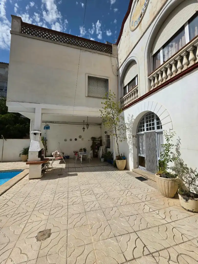 Vista exterior de Casa o xalet en venda en Igualada amb Aire condicionat, Calefacció i Jardí privat