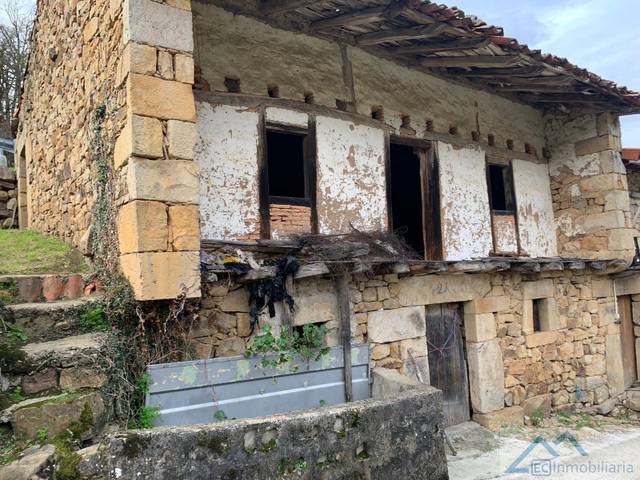 Casa adosada en Venta en La Trechada - Bustasur en Luena