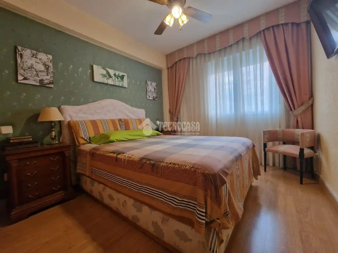 Bedroom of Flat for rent in Alcorcón  with Heating, Furnished and Community pool
